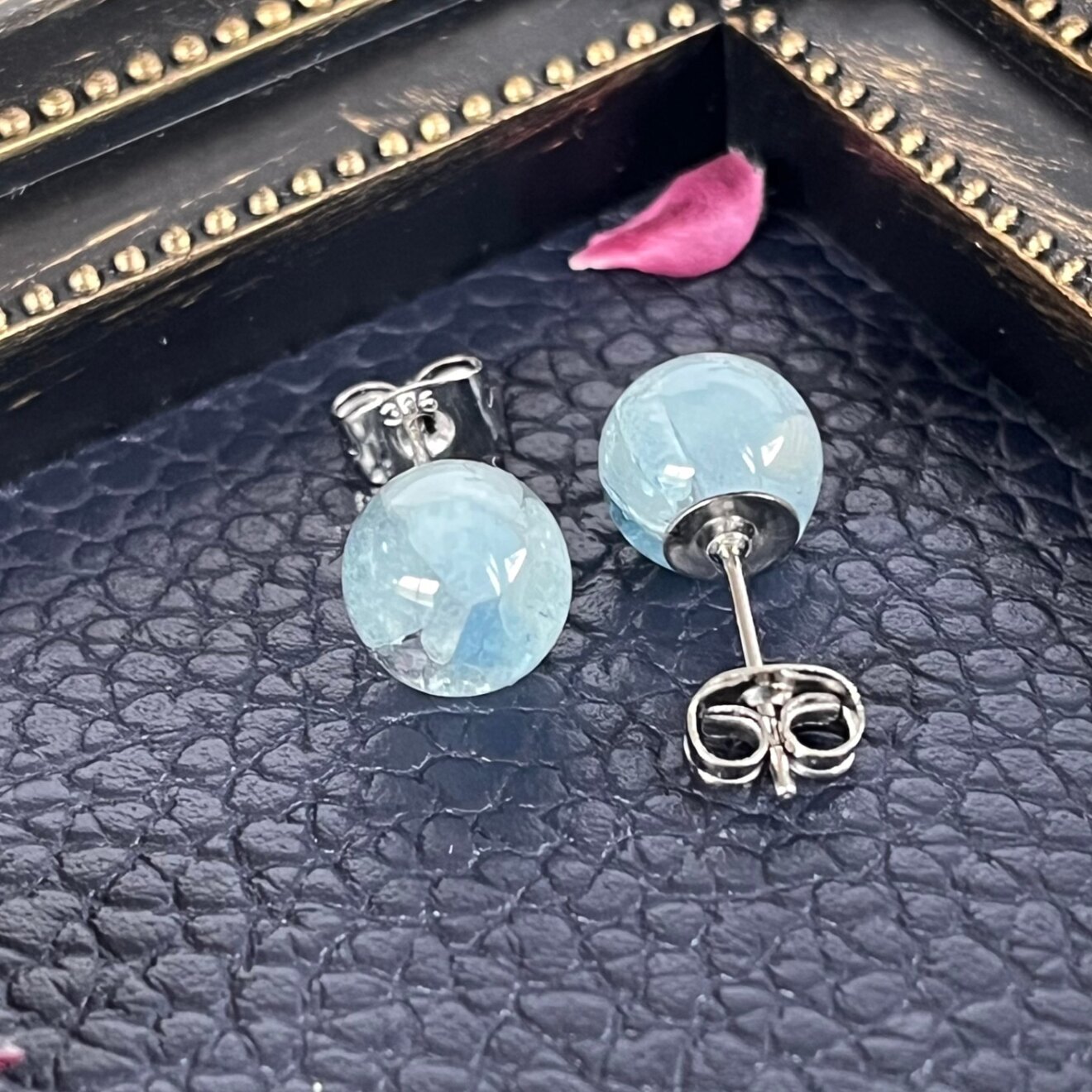 3月誕生石 アクアマリン ピアス 8mm 丸玉 さざれ石 レジン アレルギー対応 一粒 プレゼント