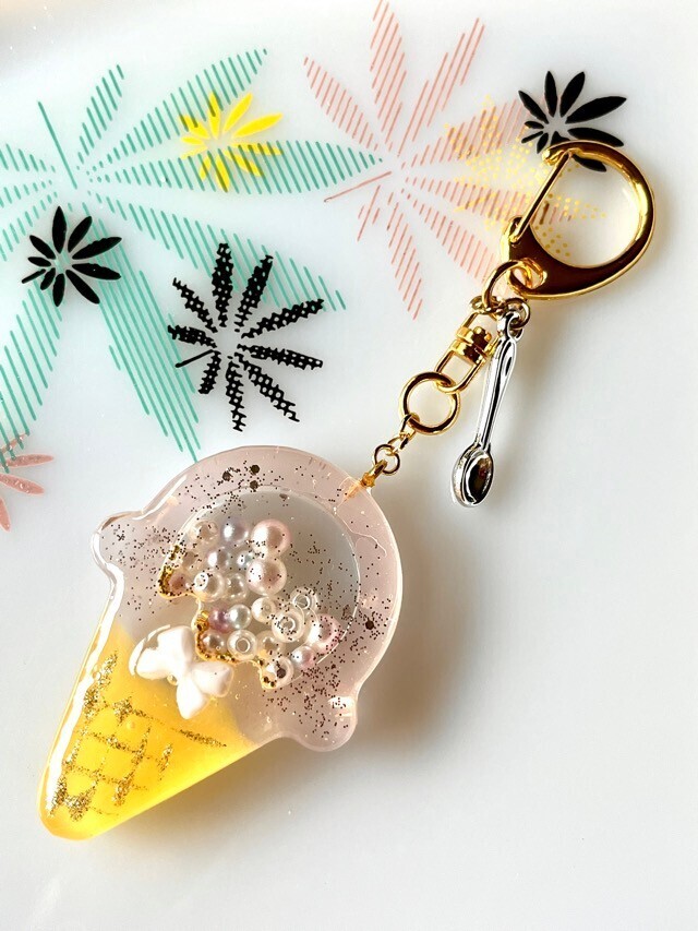 アイスクリーム🍨シャカシャカキーホルダー【リベポ払歓迎🎉】