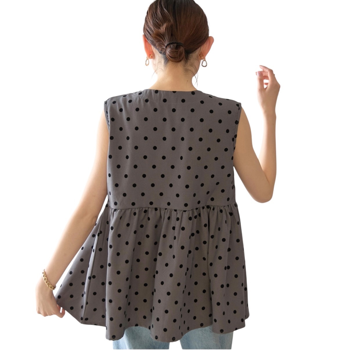 【高見え】フロッキードット×ペプラム
大人可愛いジップベスト　グレー　黒