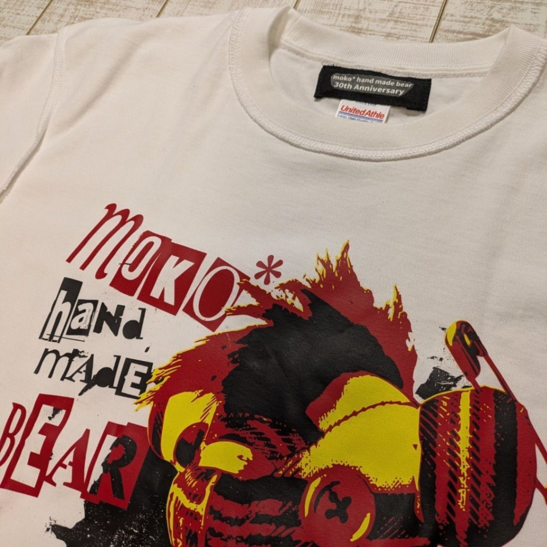 【８月１０日まで完全受注生産】３０周年記念限定Tシャツ/缶バッジ付き（ホワイト）※プレゼント企画あり