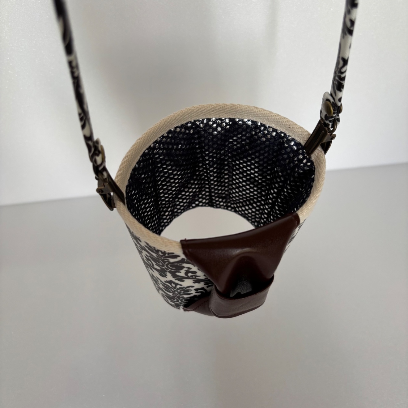 【ハンドメイド】保冷ドリンクホルダー｜もちあるきカフェ ダマスク柄