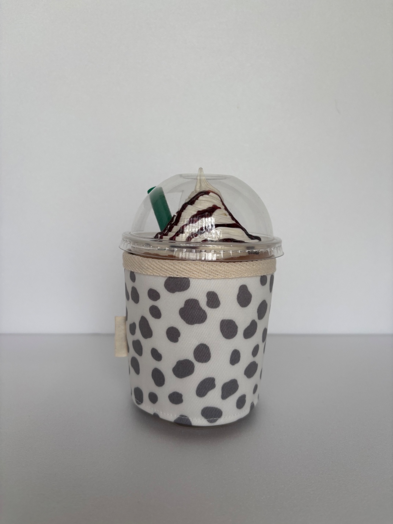 【ハンドメイド】保冷ドリンクホルダー｜もちあるきカフェ ダルメシアングレー