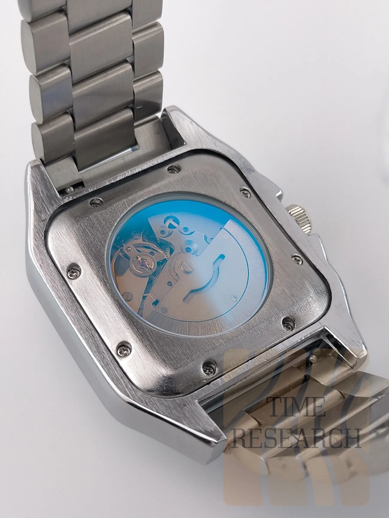 ３つの「青」がスクエアに美しく溶け込む【機械式自動巻き/新品】裏スケ ３連ステン