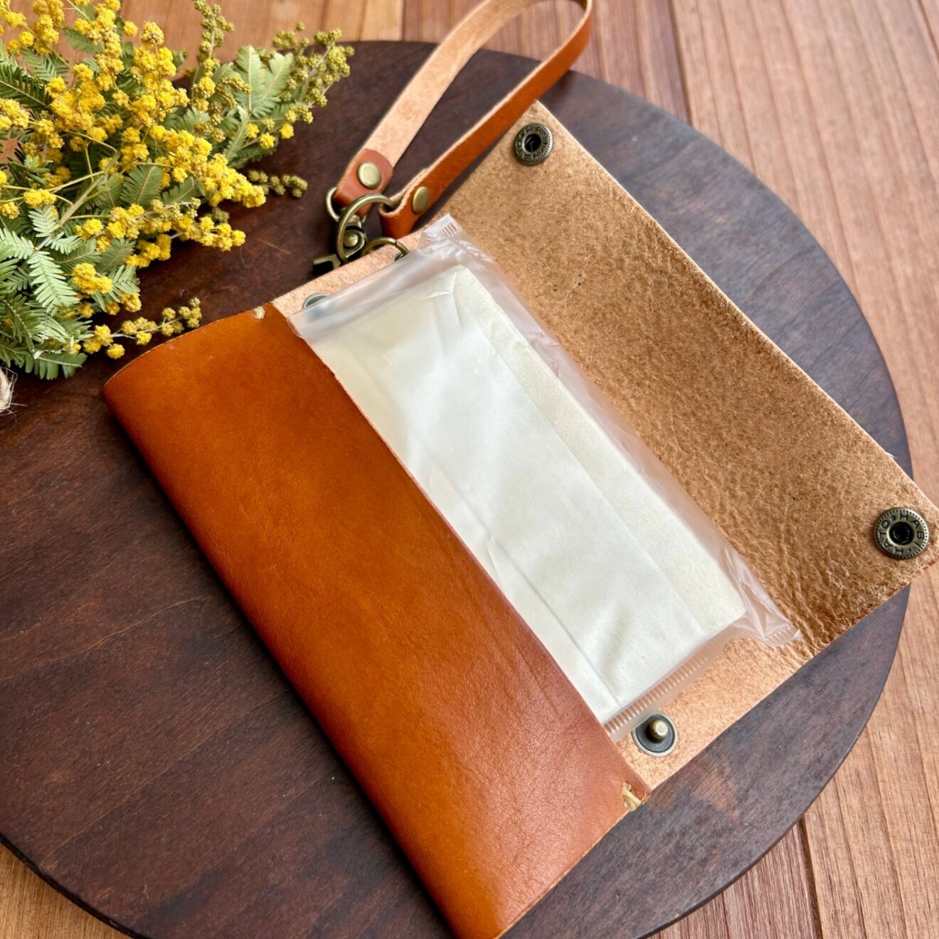 【ハンドメイド】本革ポケットティッシュケース➕レザーストラップ