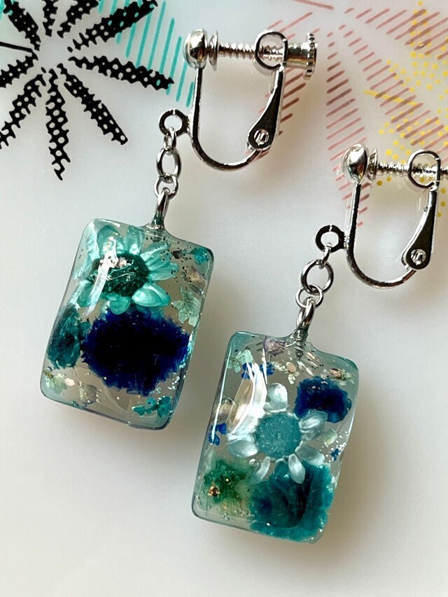 赤い花🌸青い花イヤリング【リベポ払い歓迎🎉】