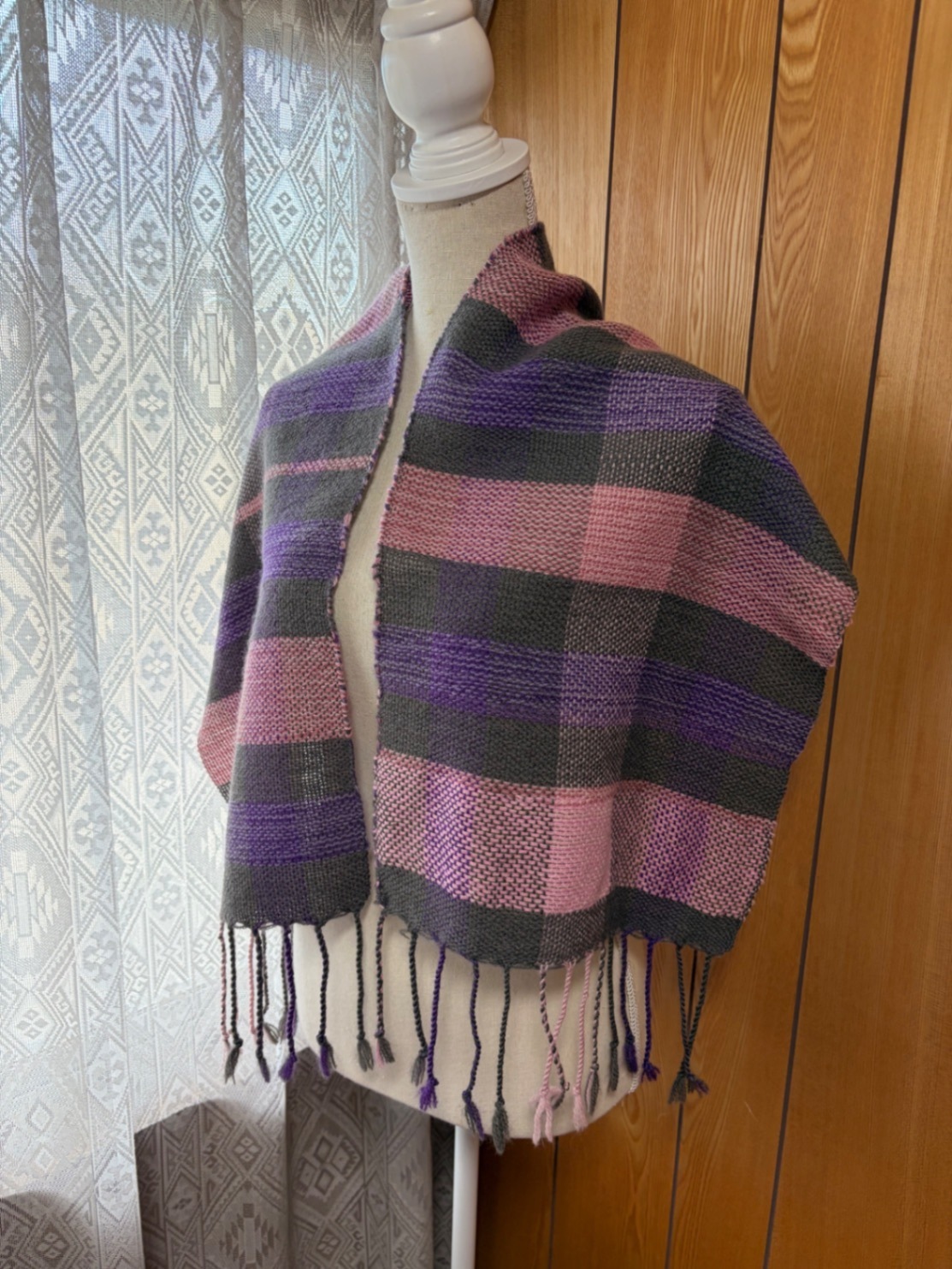 【ハンドメイド】ピンクと紫のチェックのメリノウールの手織りストール