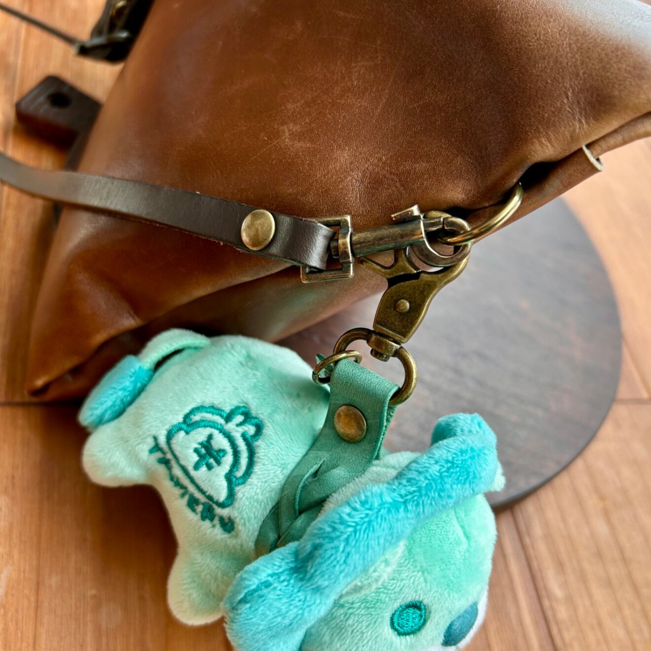 迷子にならない本革おさんぽ首輪【イニシャル入りプチプレート付き】　3色