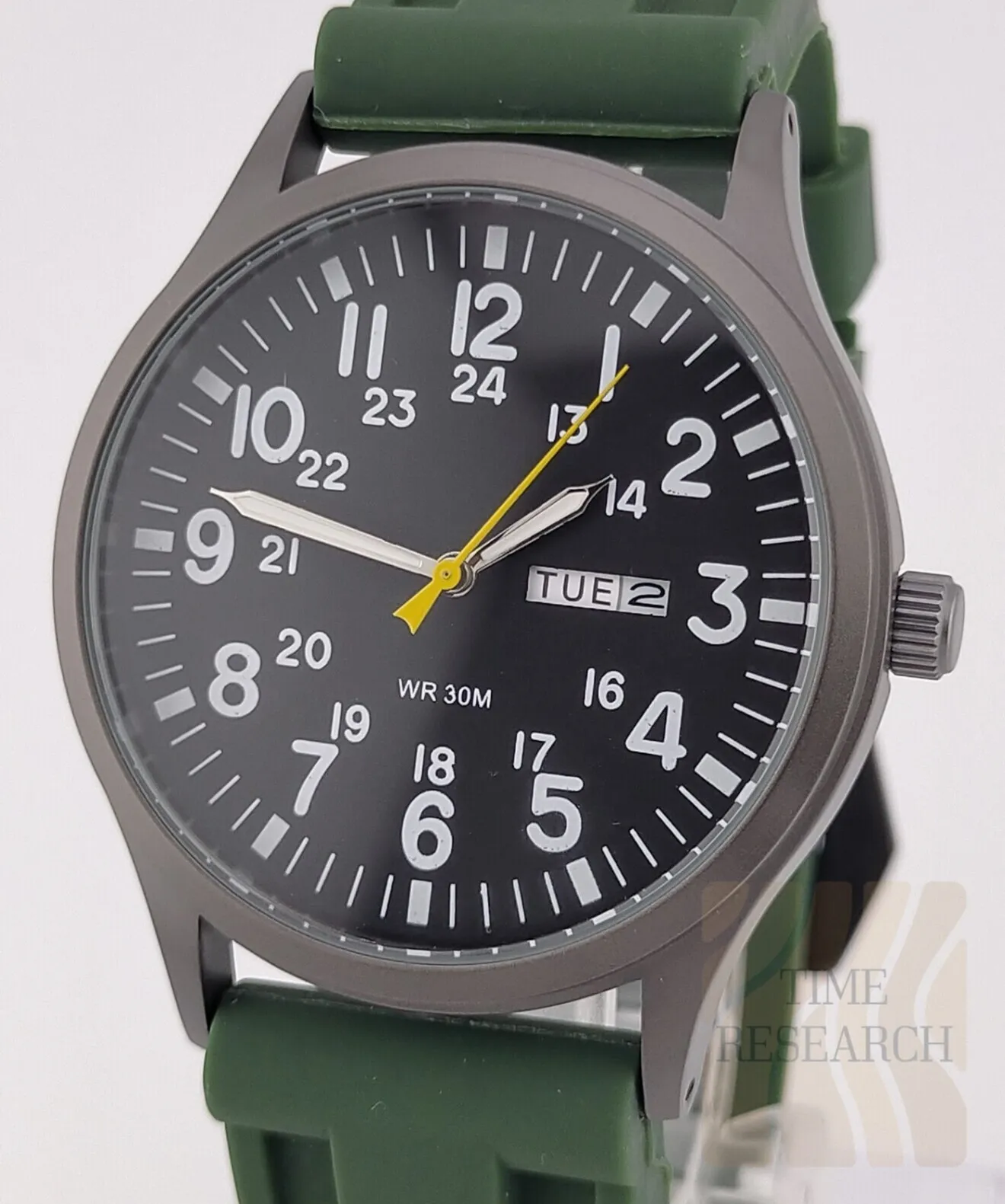 シンプルながら機能性/耐久性共に申し分なし【デイデイト/新品】ミリタリーラバー①