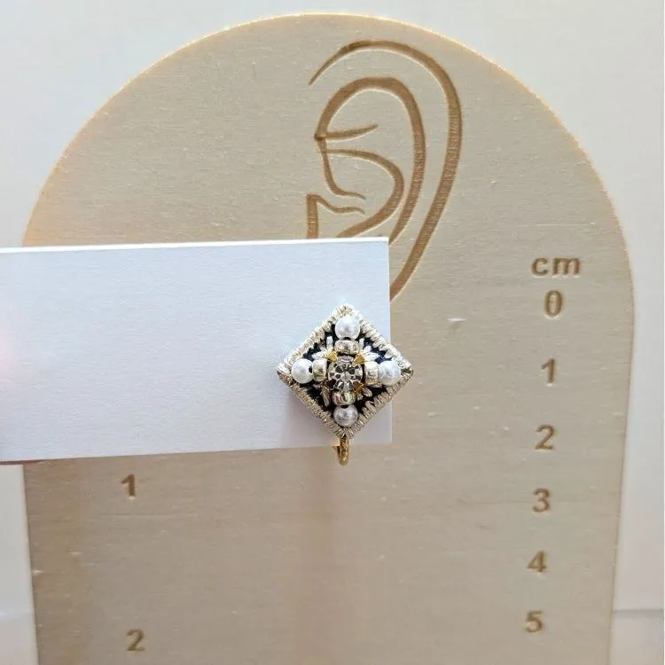 RE36 刺繍スクエア イヤリング mini【ハンドメイド】