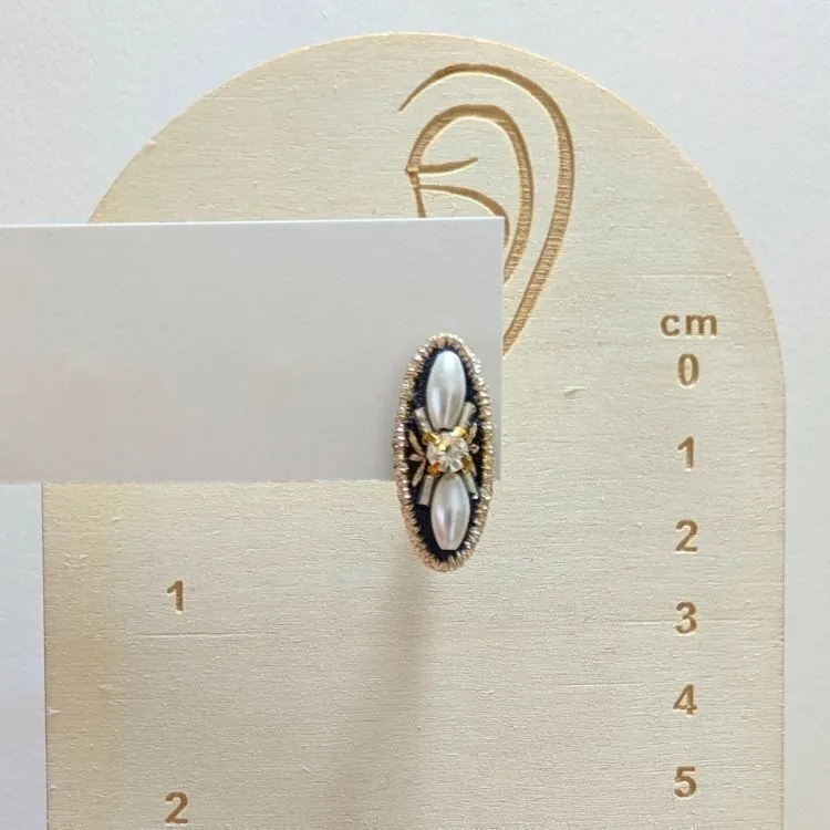 RE37 刺繍オーバル パール イヤリング【ハンドメイド】