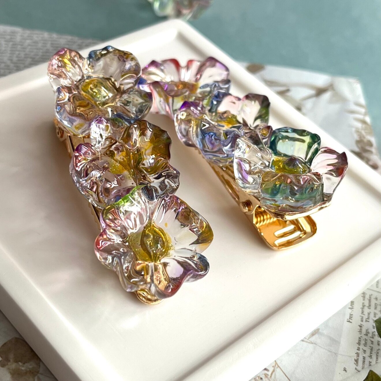 オーロラフラワードリーム　七色レジンヘアクリップ　花　髪飾り 