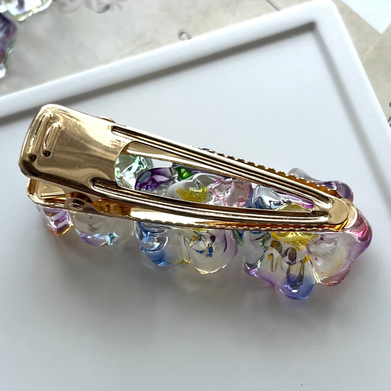 オーロラフラワードリーム　七色レジンヘアクリップ　花　髪飾り 