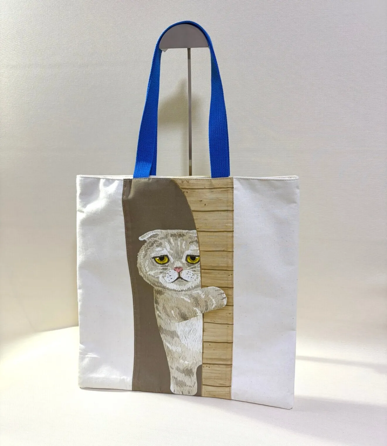 【猫柄】表と裏で楽しめる♪ A4対応・内ポケット4つの大きめトートバッグ
