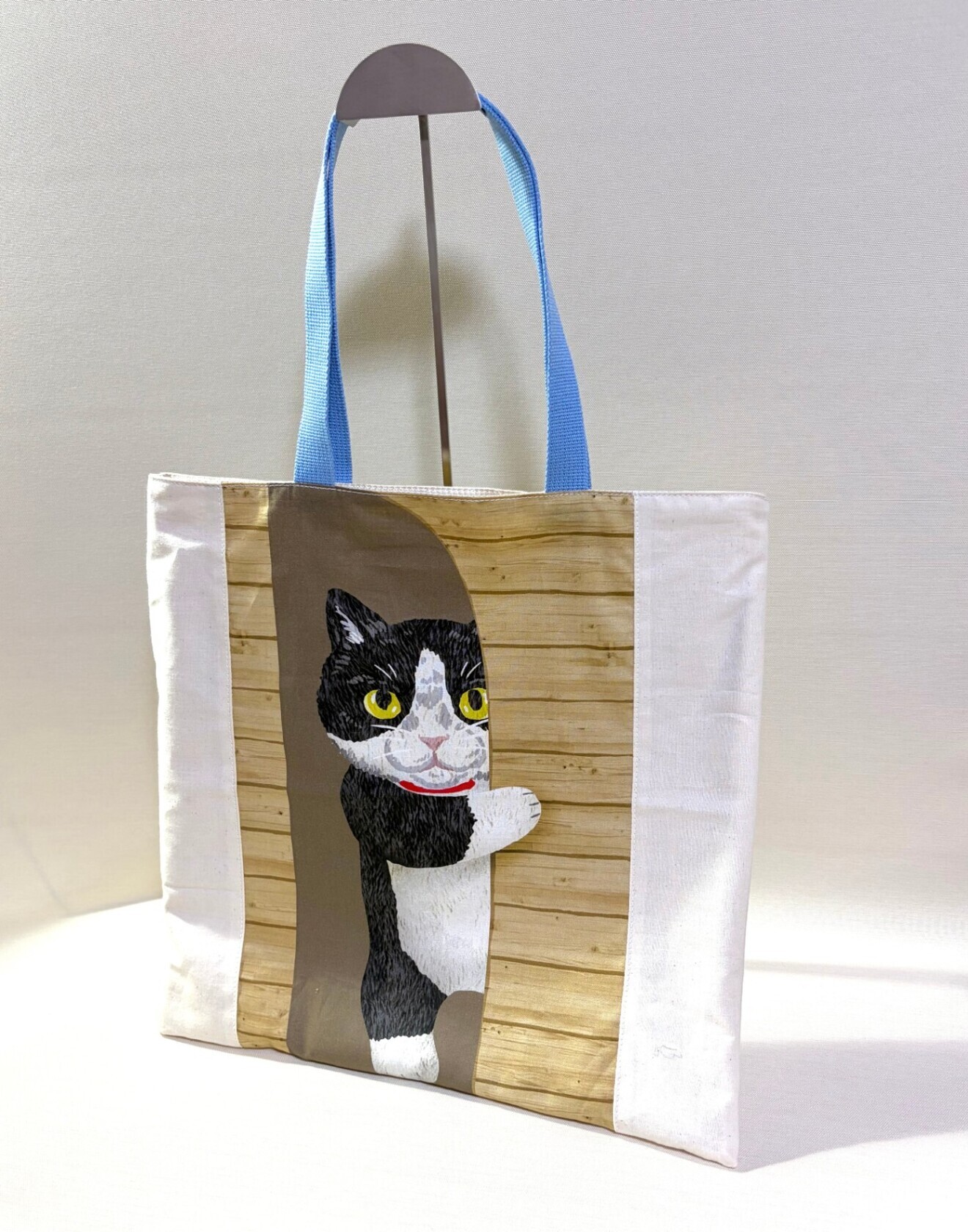 【ハチワレ猫】表と裏で楽しめる♪ 猫の大きめトートバッグ 37×37cm


