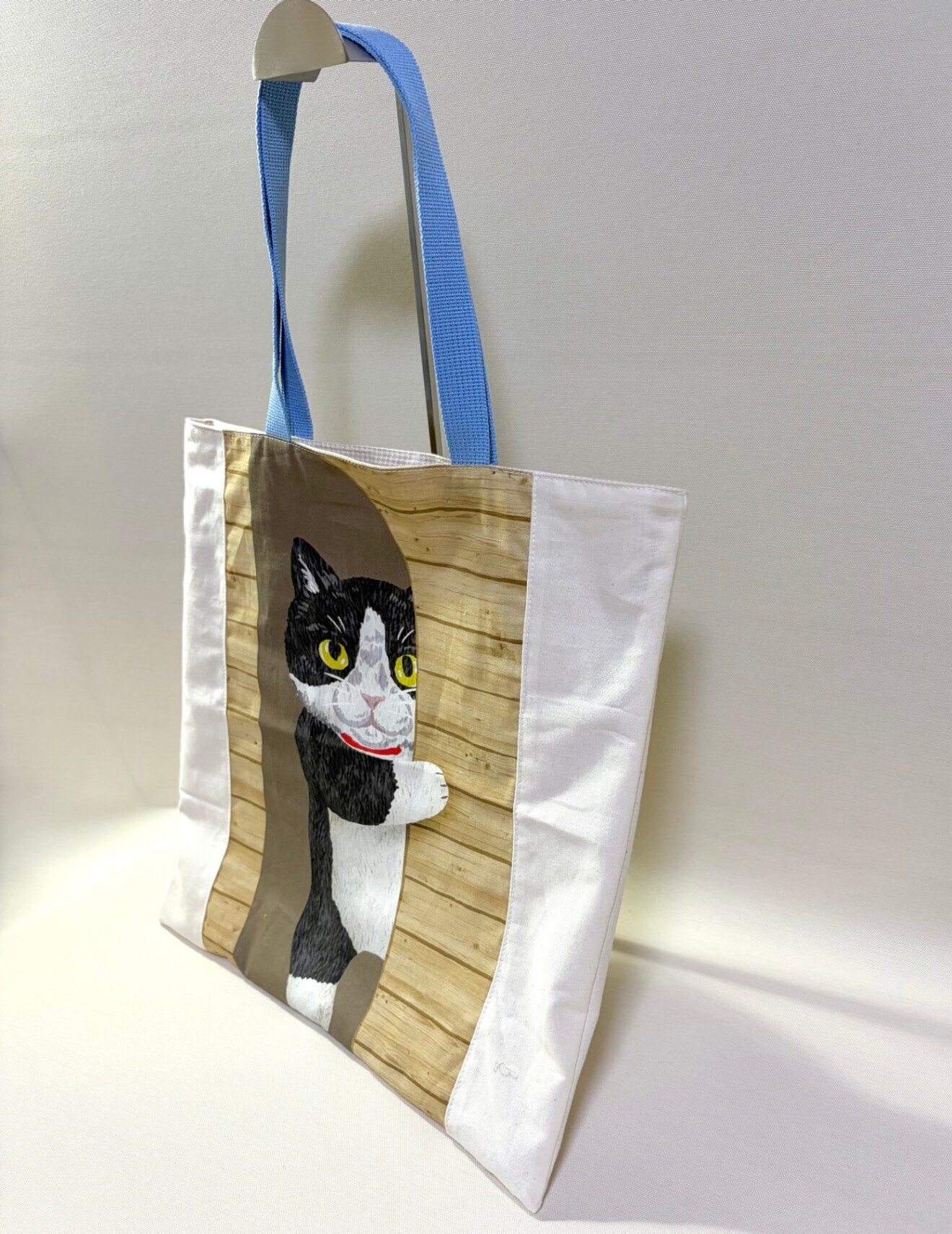 【ハチワレ猫】表と裏で楽しめる♪ 猫の大きめトートバッグ 37×37cm


