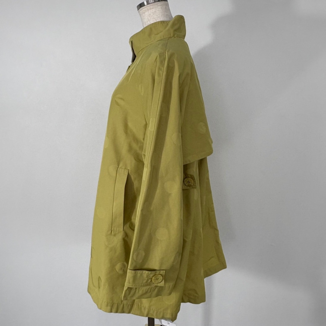 【洗える】大人可愛い ピスタチオグリーン ドット柄 スタンドカラーコート M ゆったり