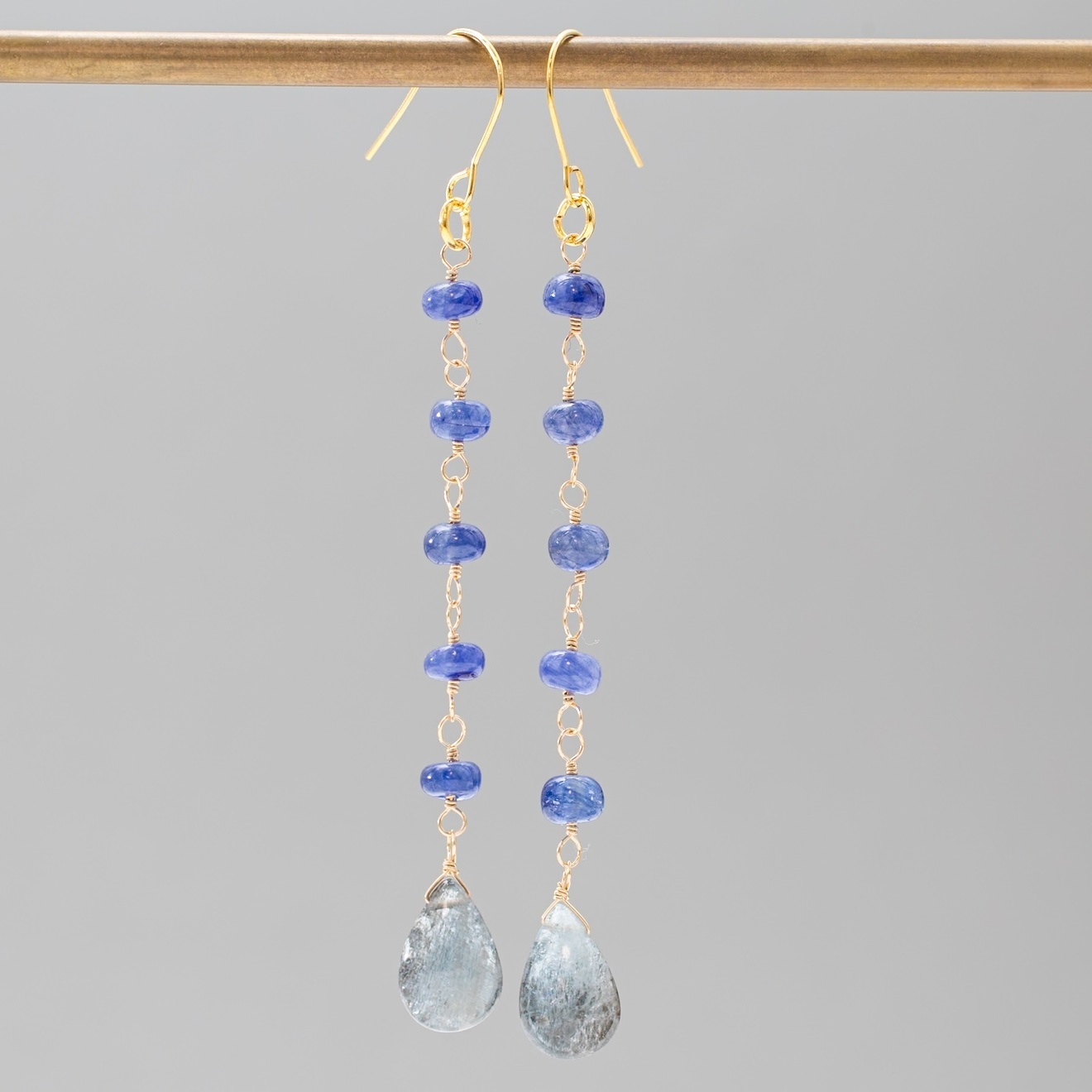 【ハンドメイド】ブルーサファイア モスアクアマリン ロングピアス