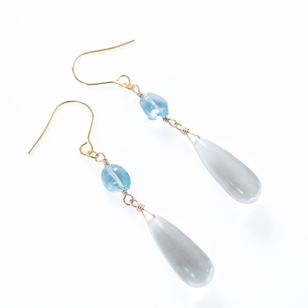 【ハンドメイド】スイスブルートパーズ 水晶 大ぶりピアス