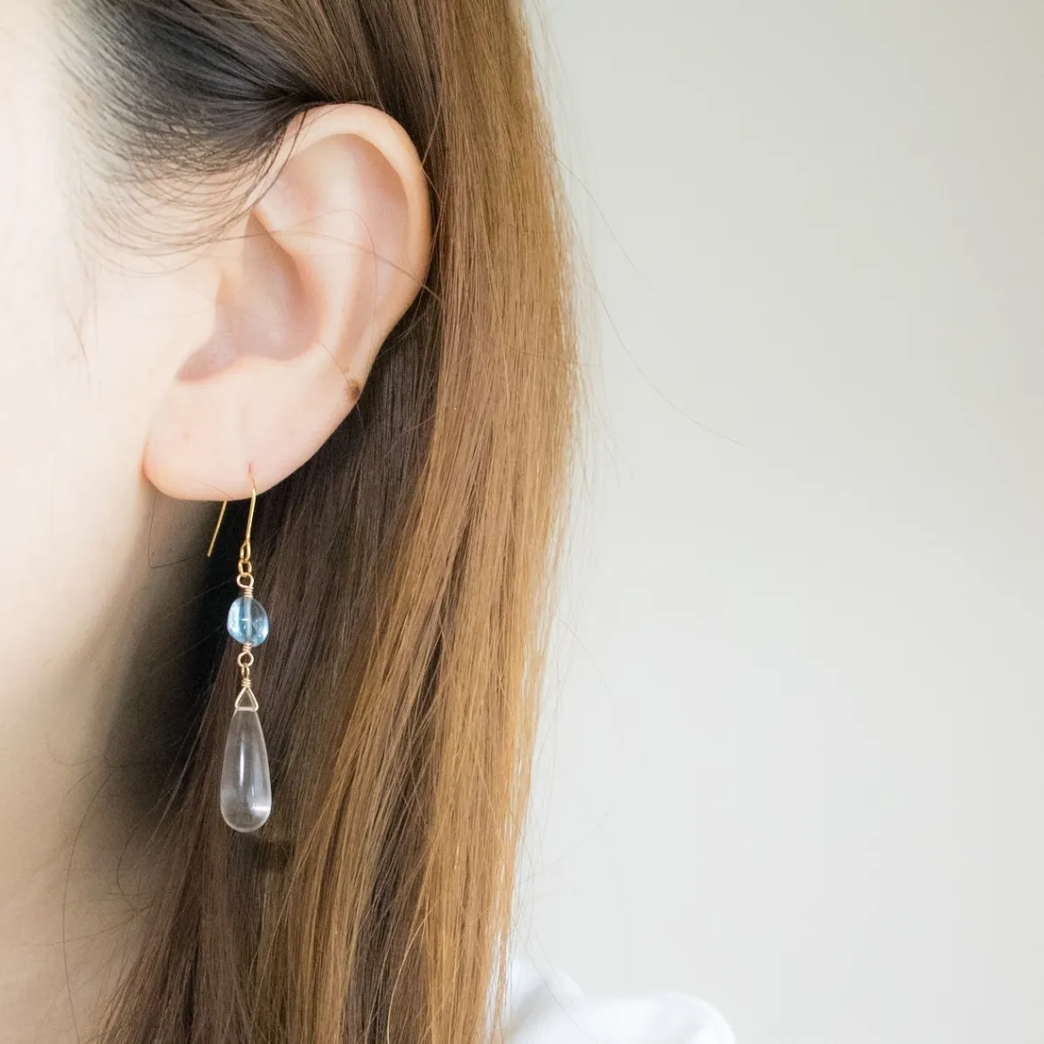 【ハンドメイド】スイスブルートパーズ 水晶 大ぶりピアス
