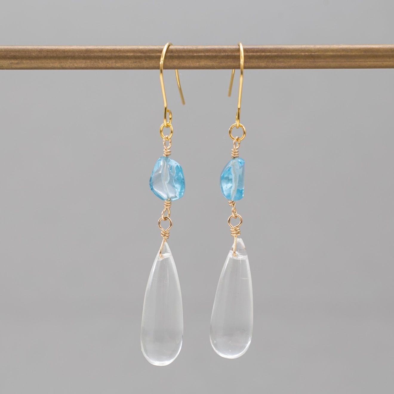 【ハンドメイド】スイスブルートパーズ 水晶 大ぶりピアス