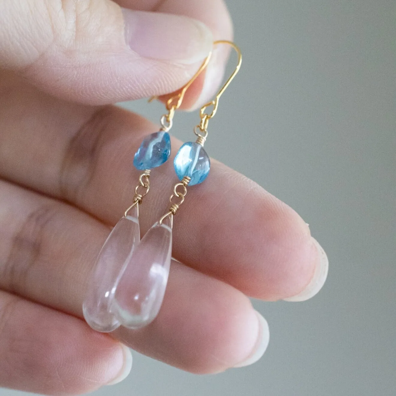 【ハンドメイド】スイスブルートパーズ 水晶 大ぶりピアス