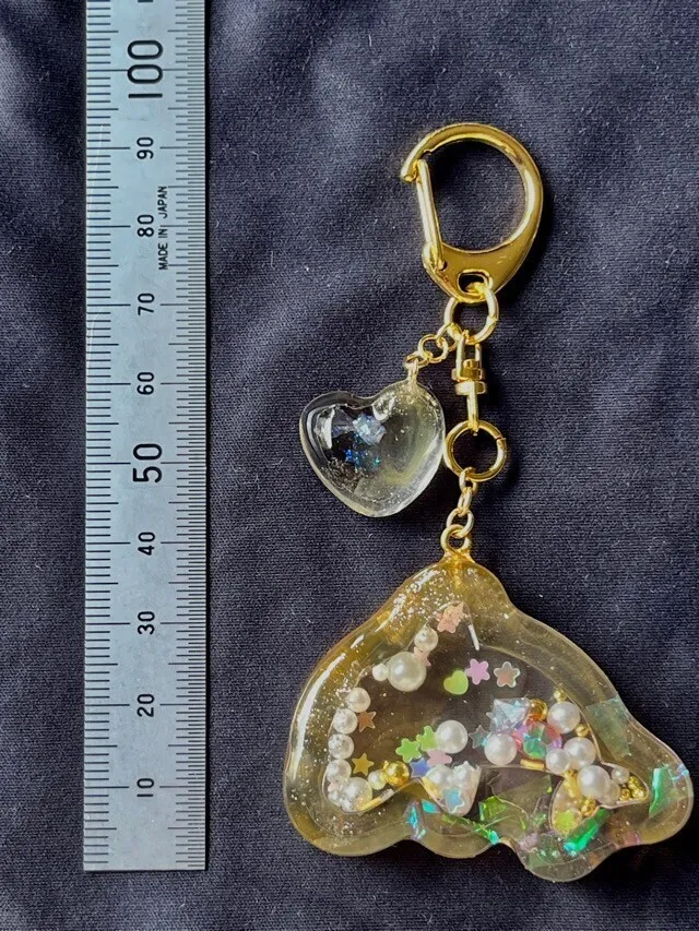 しあわせの黄色いイルカ🐬シャカシャカキーホルダー【リベポ払歓迎🎉】