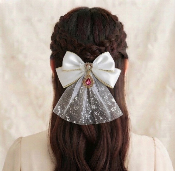 【ハンドメイド】なりきり　ホワイト　チュール　ヘアクリップ