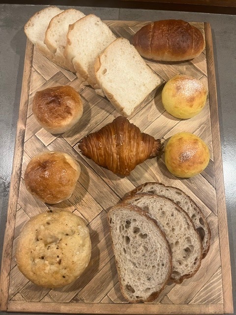 小麦香る毎日の食卓にちょっと贅沢を🎵お食事パンセット🍞🥐