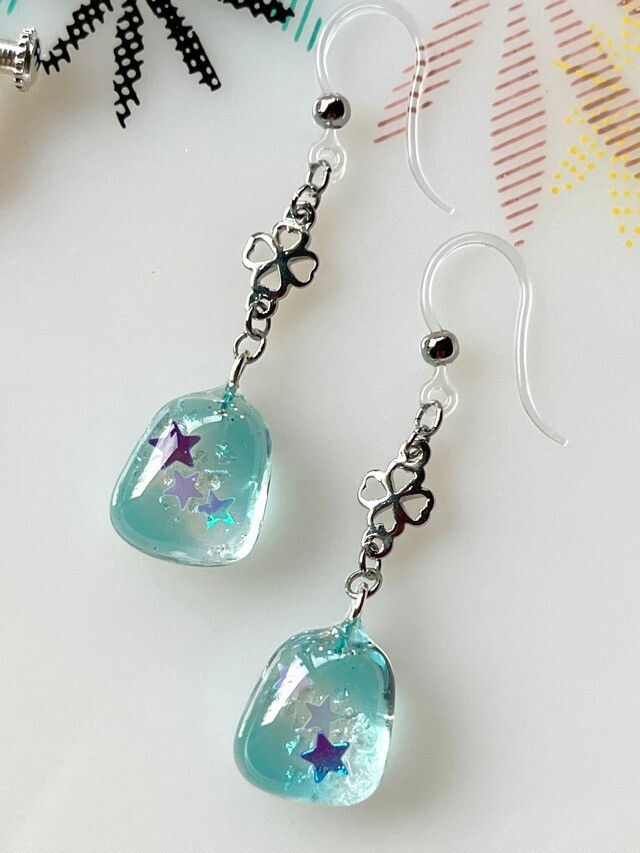 アクアブルーの空🩵 イヤリング／フックピアス【リベポ払い歓迎🎉】