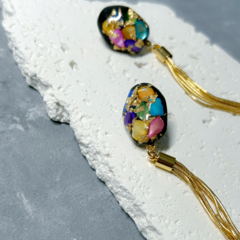 ピアス イヤリング 個性が輝く カラフル シェル ｜SAZARE BLACK tassel