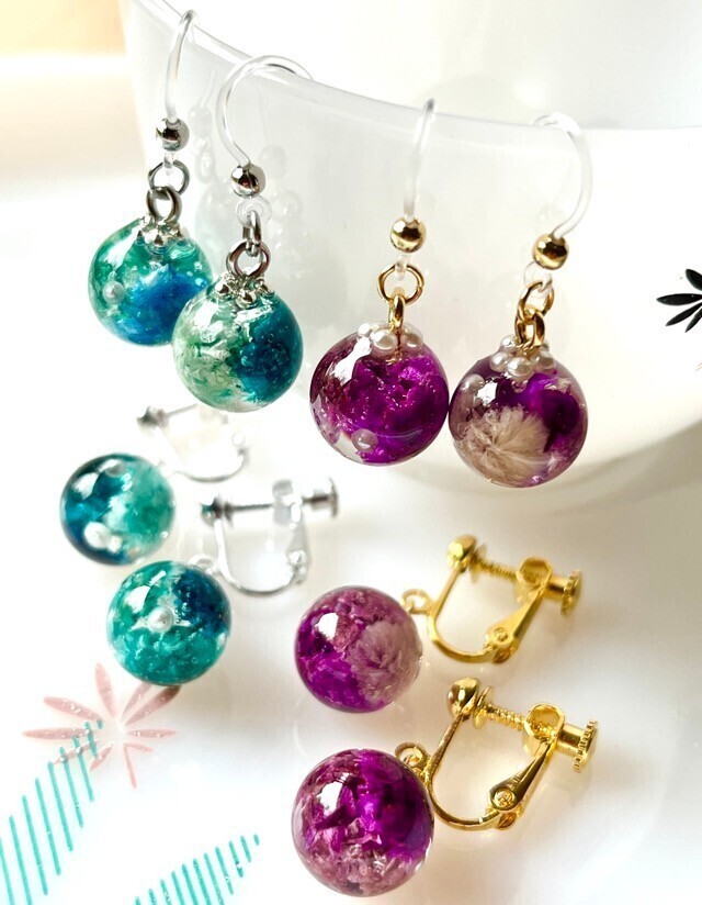 ドライフラワーボール🌸イヤリング／フックピアス【リベポ払い歓迎🎉】