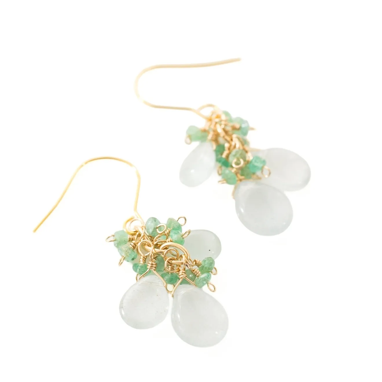 【ハンドメイド】アクアマリン エメラルド 揺れるピアス【戯れシリーズ】