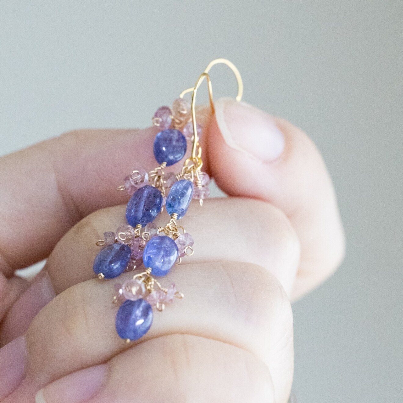 【ハンドメイド】タンザナイト ピンクサファイア 縦揺れピアス