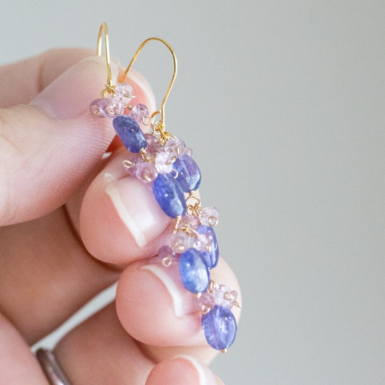 【ハンドメイド】タンザナイト ピンクサファイア 縦揺れピアス