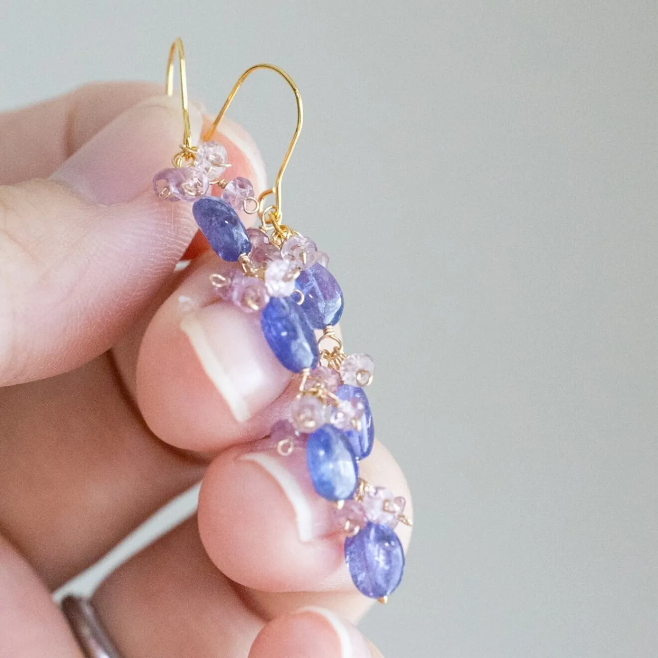 【ハンドメイド】タンザナイト ピンクサファイア 縦揺れピアス