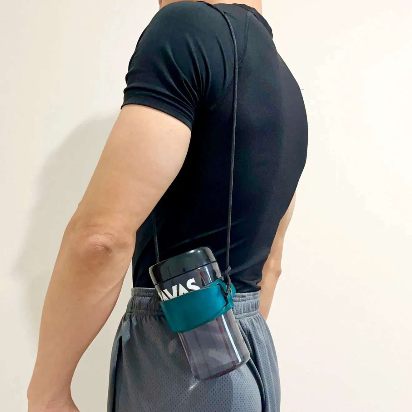 【ハンドメイド】小金持ち山を登る体づくりの相棒に｜本革シェーカーホルダー ザバス対応 パラコード付き