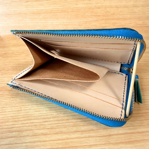 【ハンドメイド】手染めヌメ革のコンパクト財布