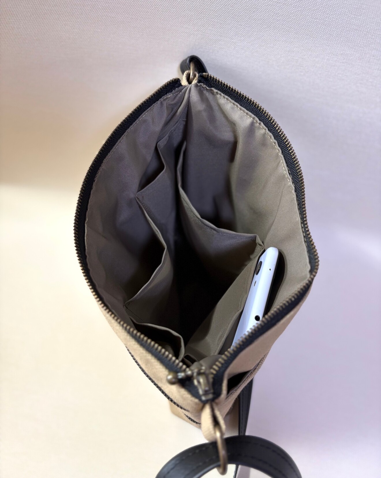 お財布機能付き 多ポケットサコッシュ/サンドベージュ
