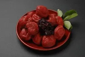 【梅干し】
はやの梅（赤）1kg
