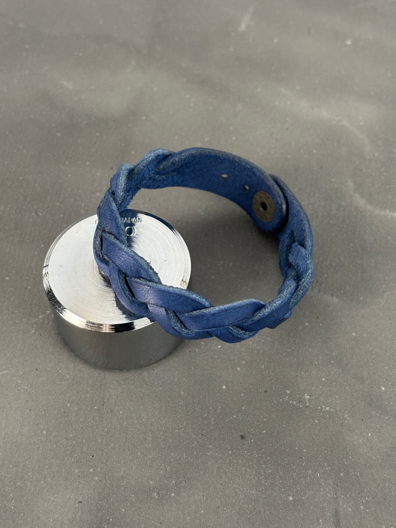 【ハンドメイド】イタリアンレザー　三つ編みブレスレット（ネイビー）