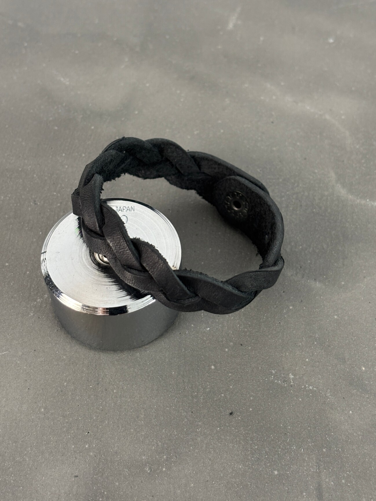 【ハンドメイド】イタリアンレザー　三つ編みブレスレット（ブラック）