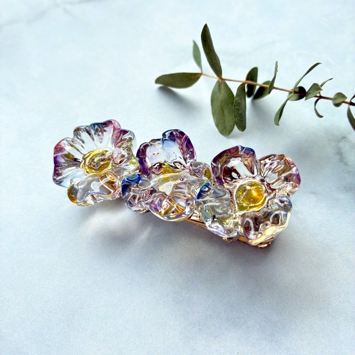 ヘアクリップ レジン 花 髪飾り オーロラ 虹色 カラフル まとめ髪 ギフト
