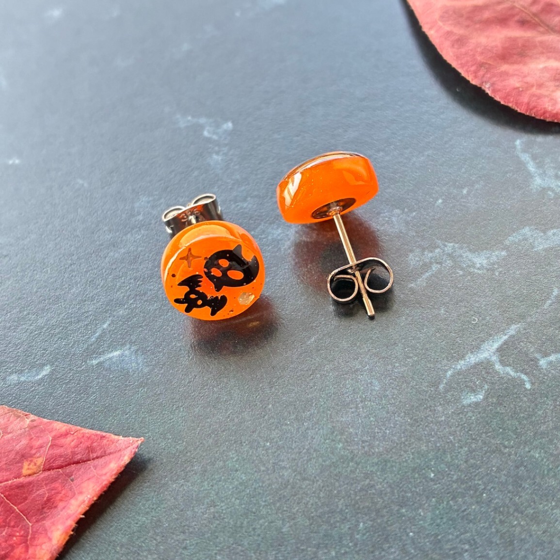 ハロウィンナイト ミニピアス おばけ コウモリ オレンジ サージカルステンレス 小ぶり ハロウィン