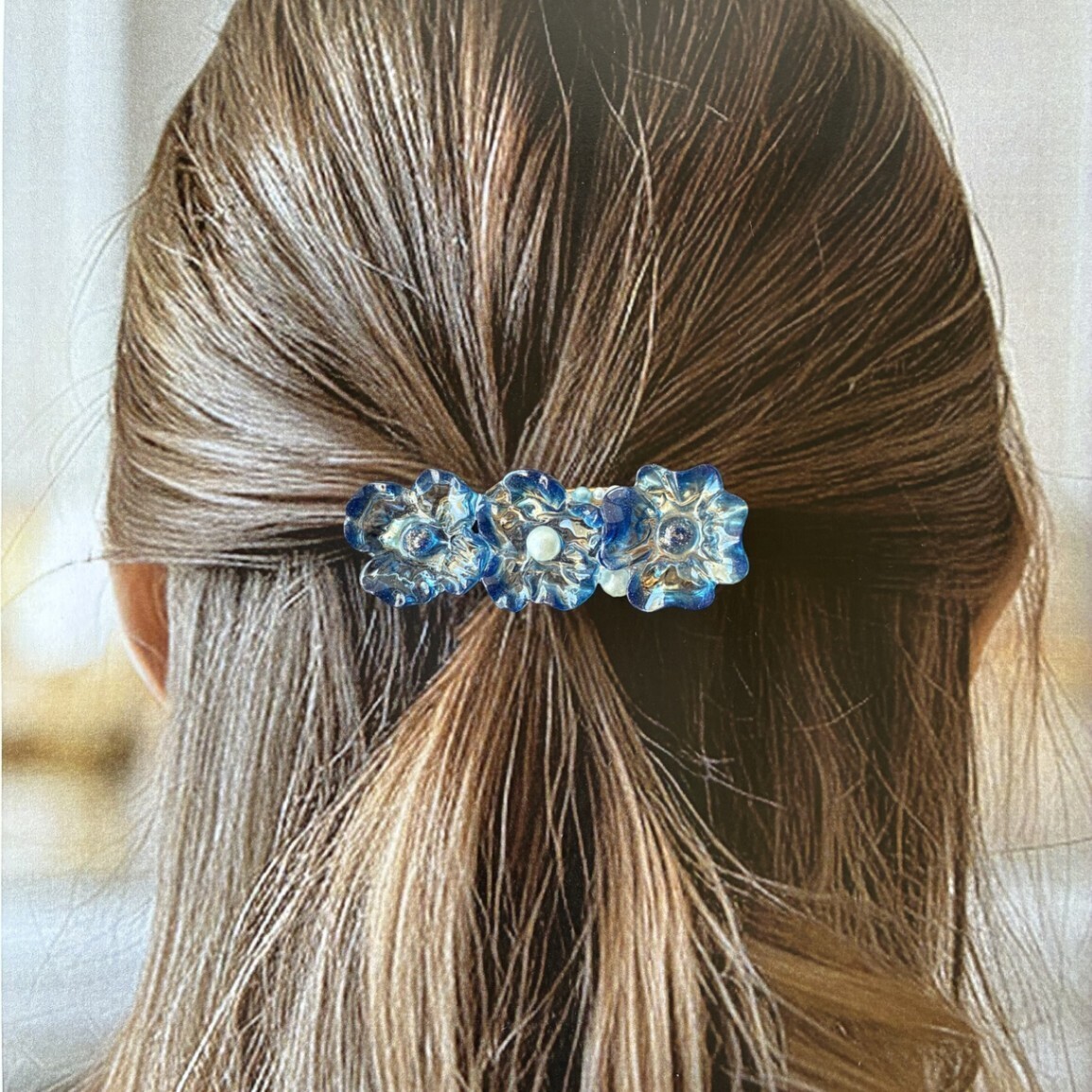 ヘアクリップ レジン 花 髪飾り 青 ブルー パール 海 まとめ髪 一点もの