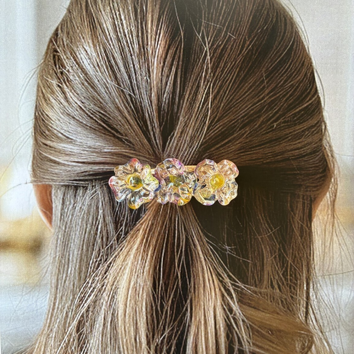 ヘアクリップ レジン 花 髪飾り オーロラ 虹色 カラフル まとめ髪 ギフト