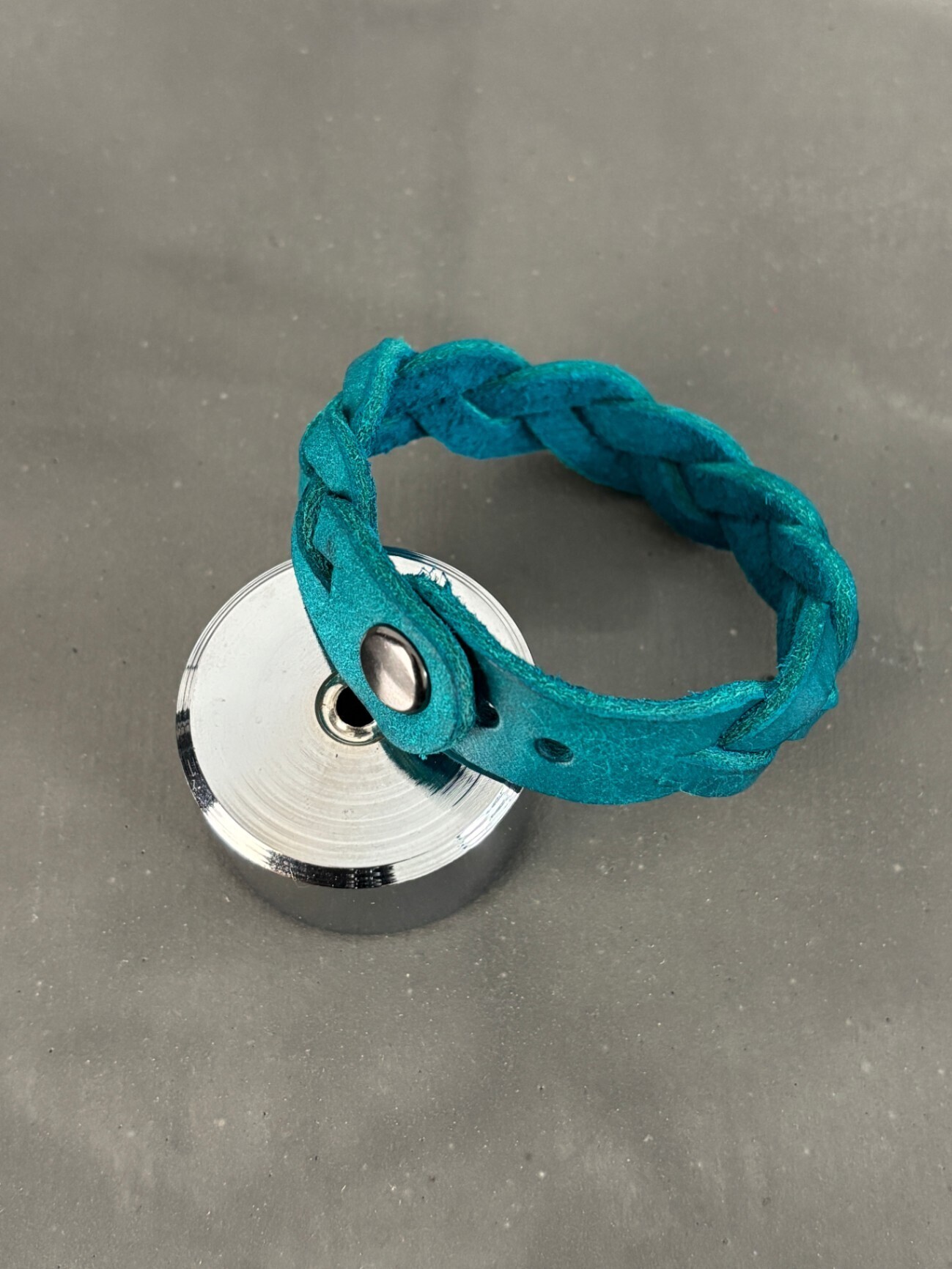 【ハンドメイド】イタリアンレザー　三つ編みブレスレット（ブルー）