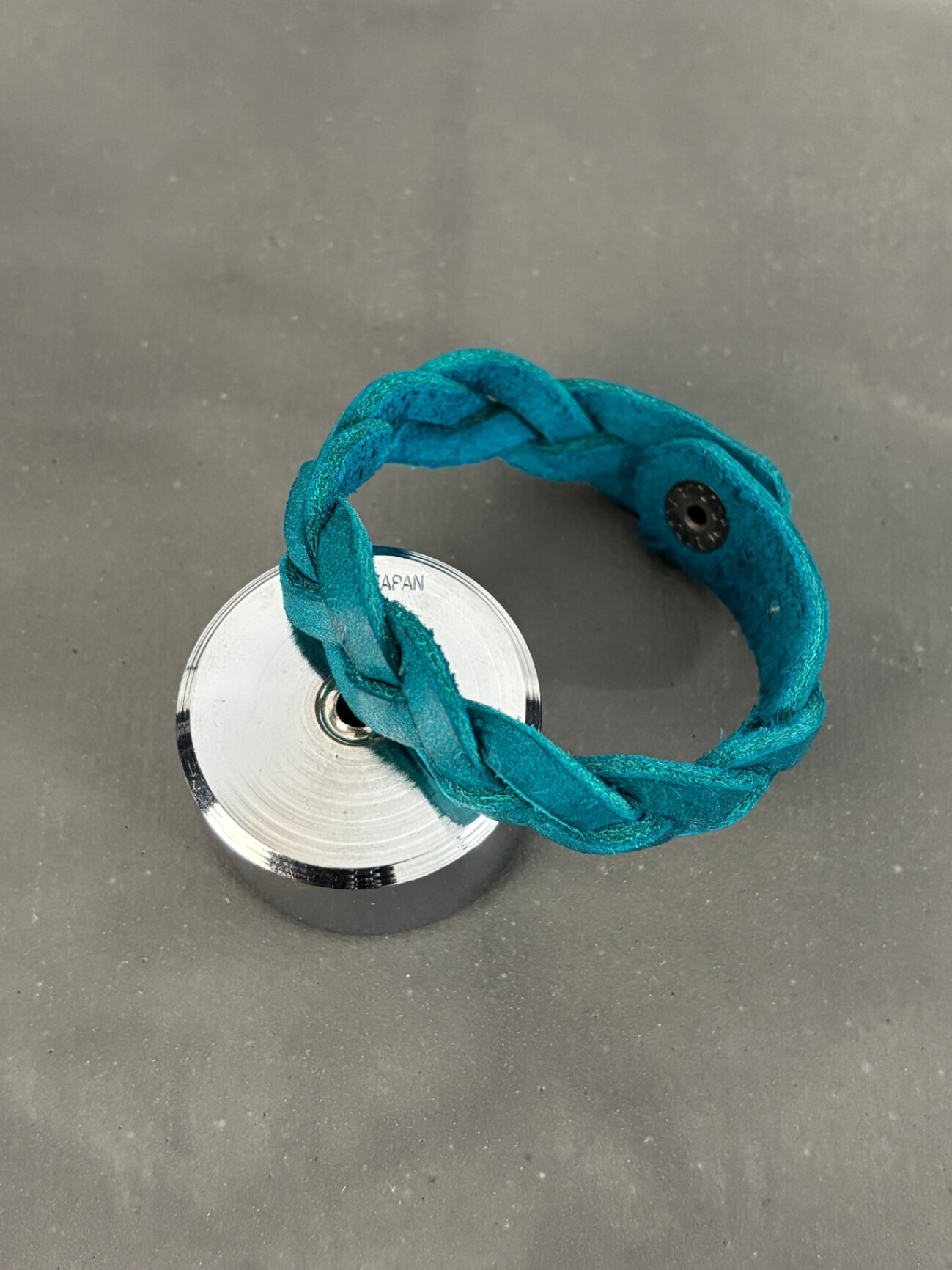【ハンドメイド】イタリアンレザー　三つ編みブレスレット（ブルー）