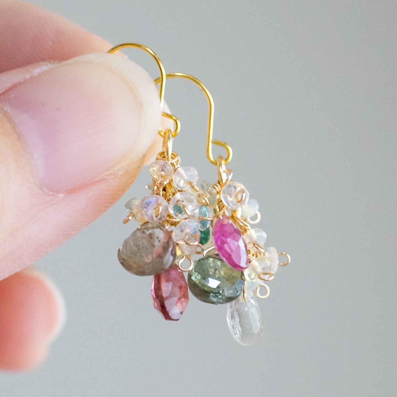 【ハンドメイド】トルマリン オパール 揺れるピアス【戯れシリーズ】