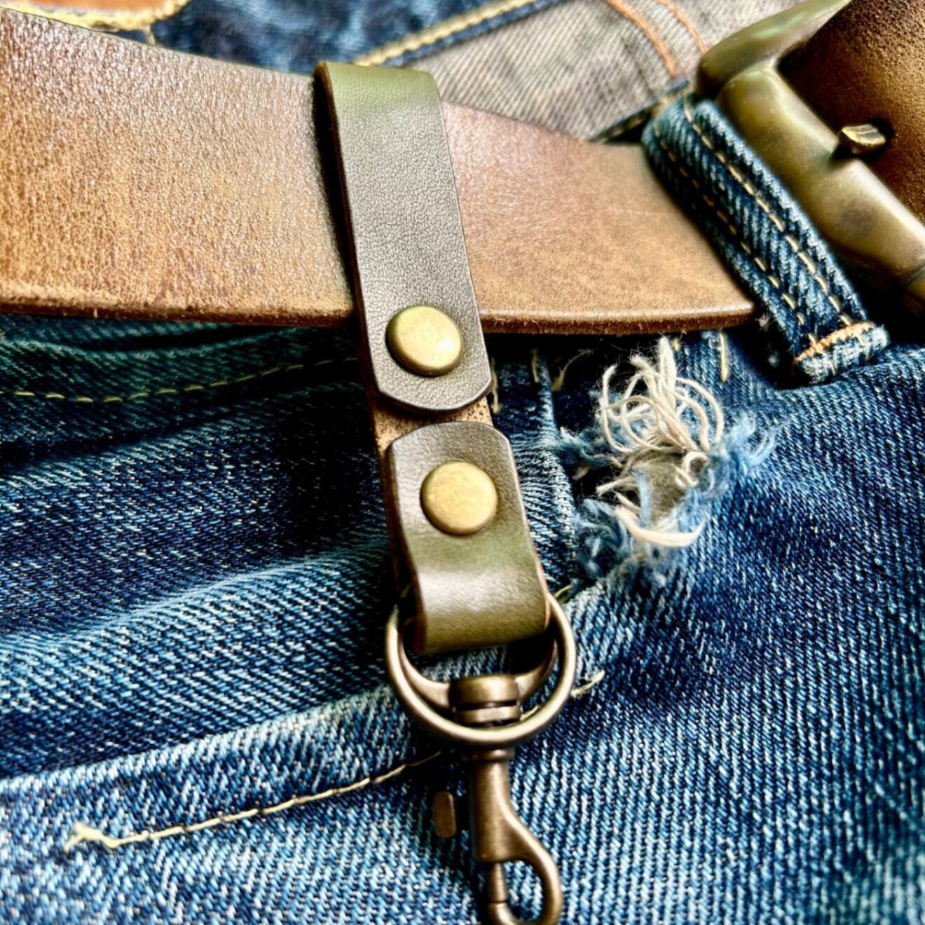 【ハンドメイド】アンティーク調　本革フックホルダー（カーキ）