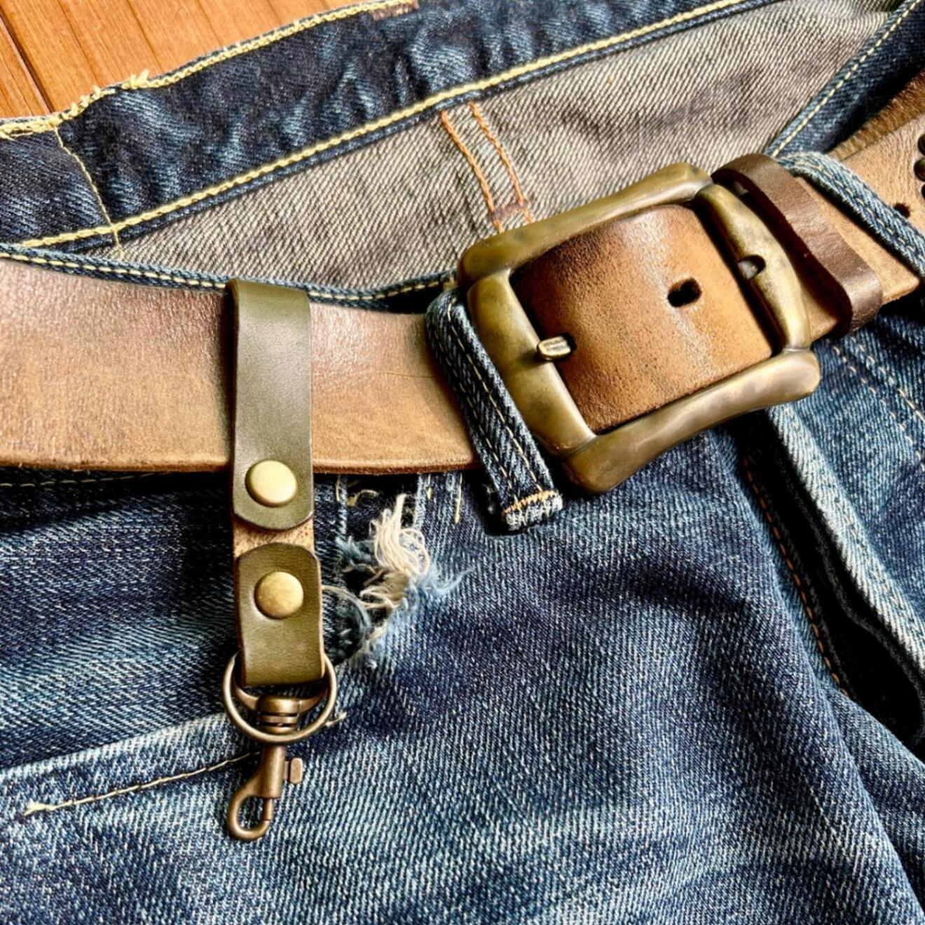 【ハンドメイド】アンティーク調　本革フックホルダー（カーキ）